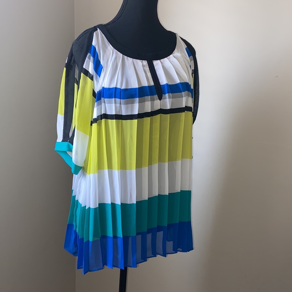 NWT Jennifer Lopez ribbed color block blouse